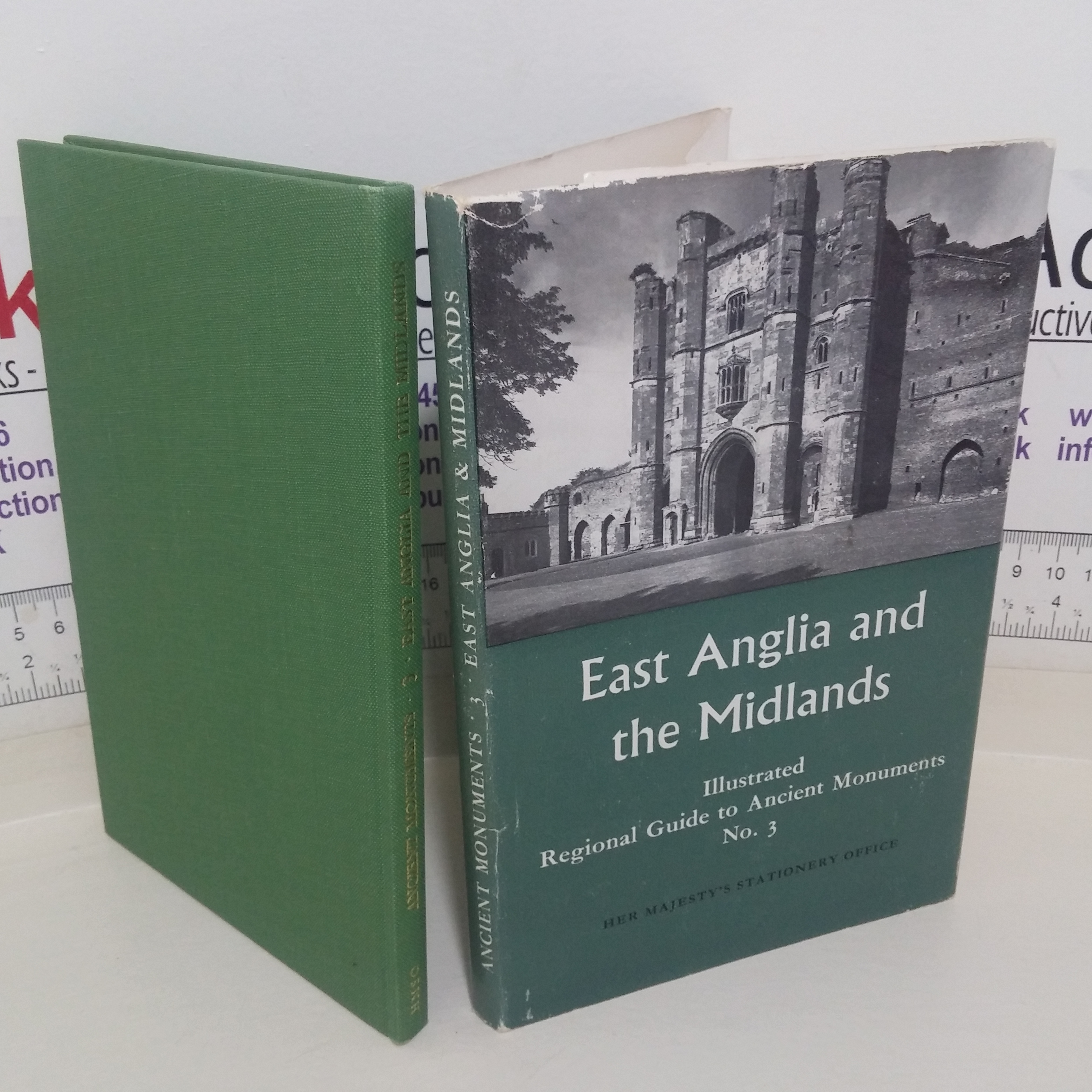 East Anglia and the Midlands (Illustrated Regional Guide to Ancient Monuments series, No. 3)